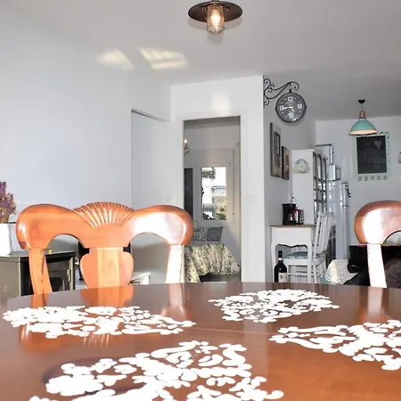 Mar Apartment